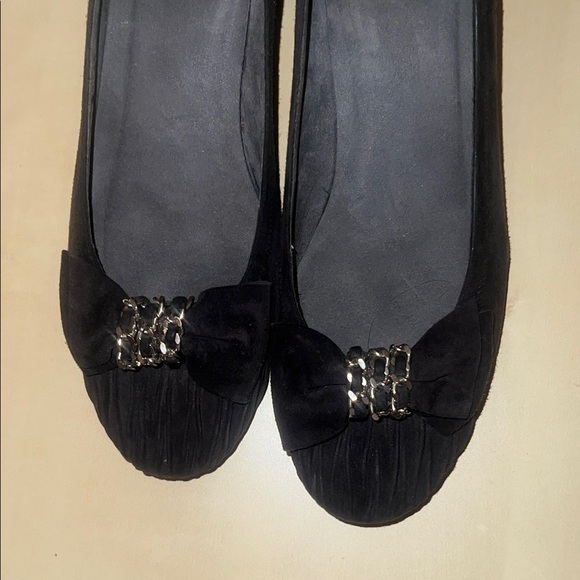 Stuart Weitzman Black Heels with Bow Accent - Picture 6 of 6